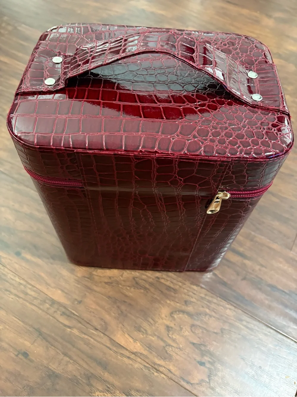 N/A stylish burgundy